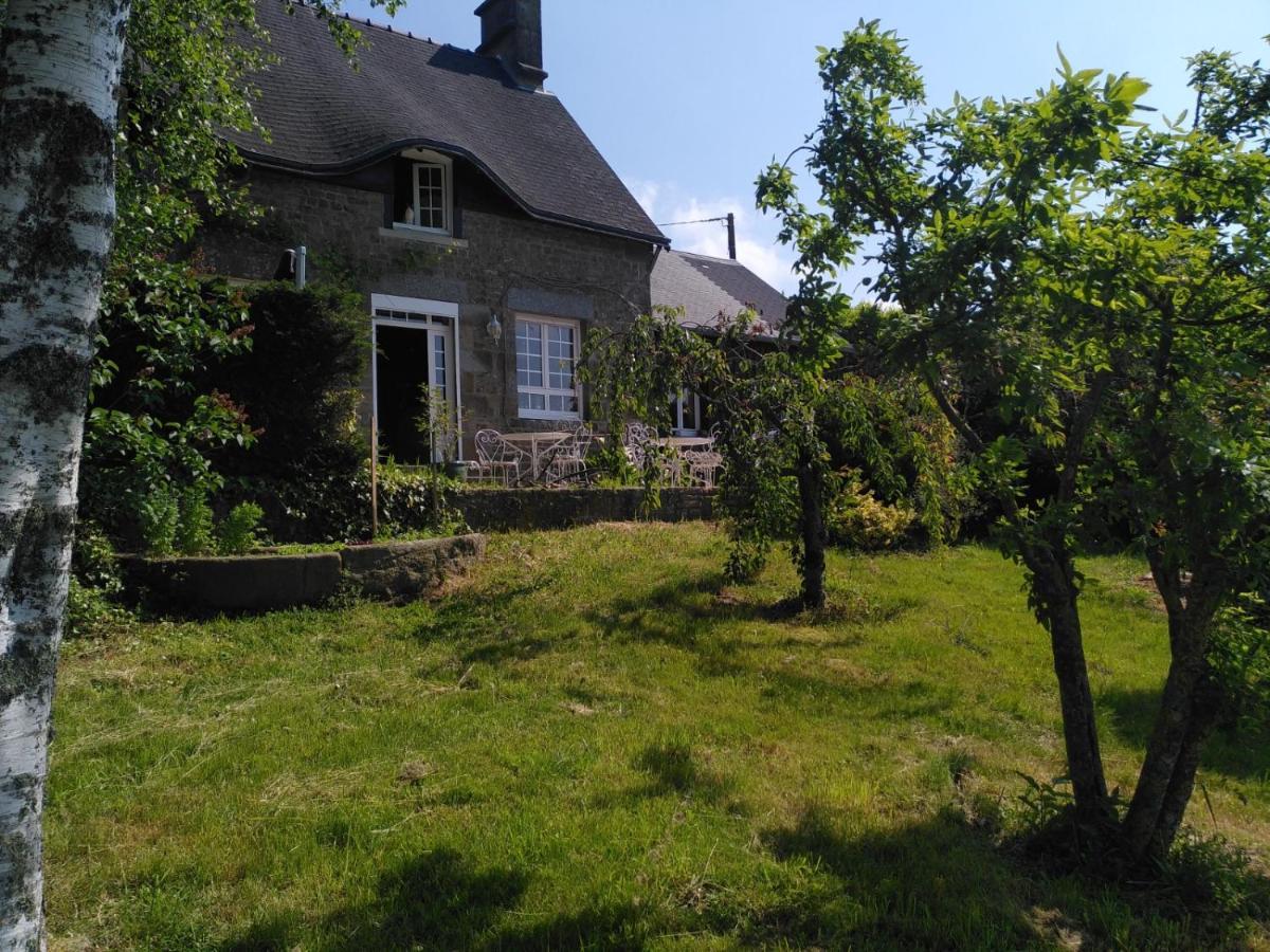 La Mancelliere De Montjoie Chambres D'Hotes Et Gites Saint-Michel-de-Montjoie Extérieur photo