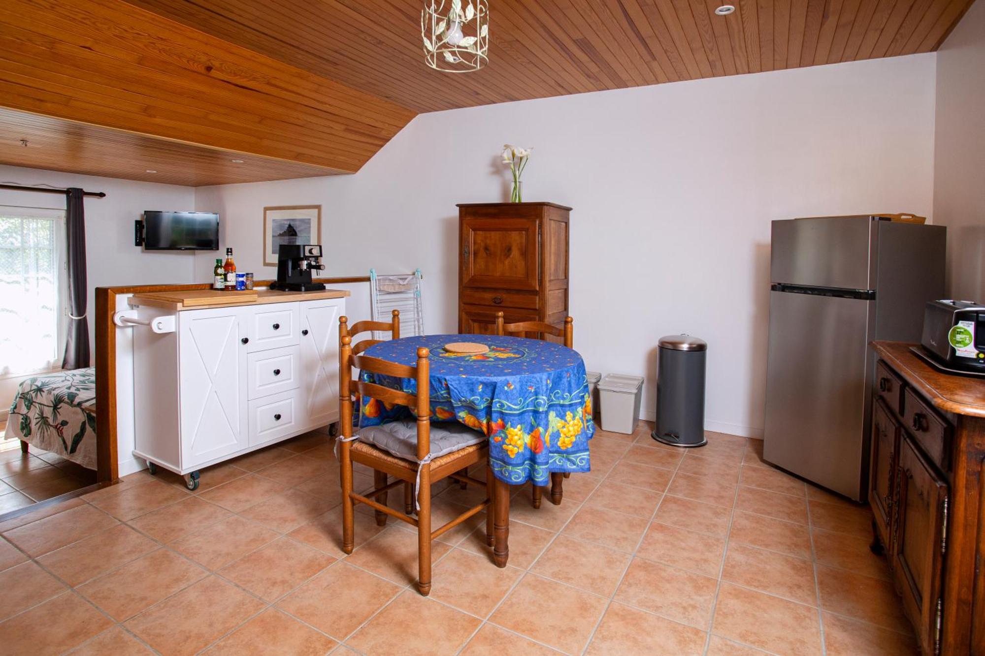 La Mancelliere De Montjoie Chambres D'Hotes Et Gites Saint-Michel-de-Montjoie Extérieur photo